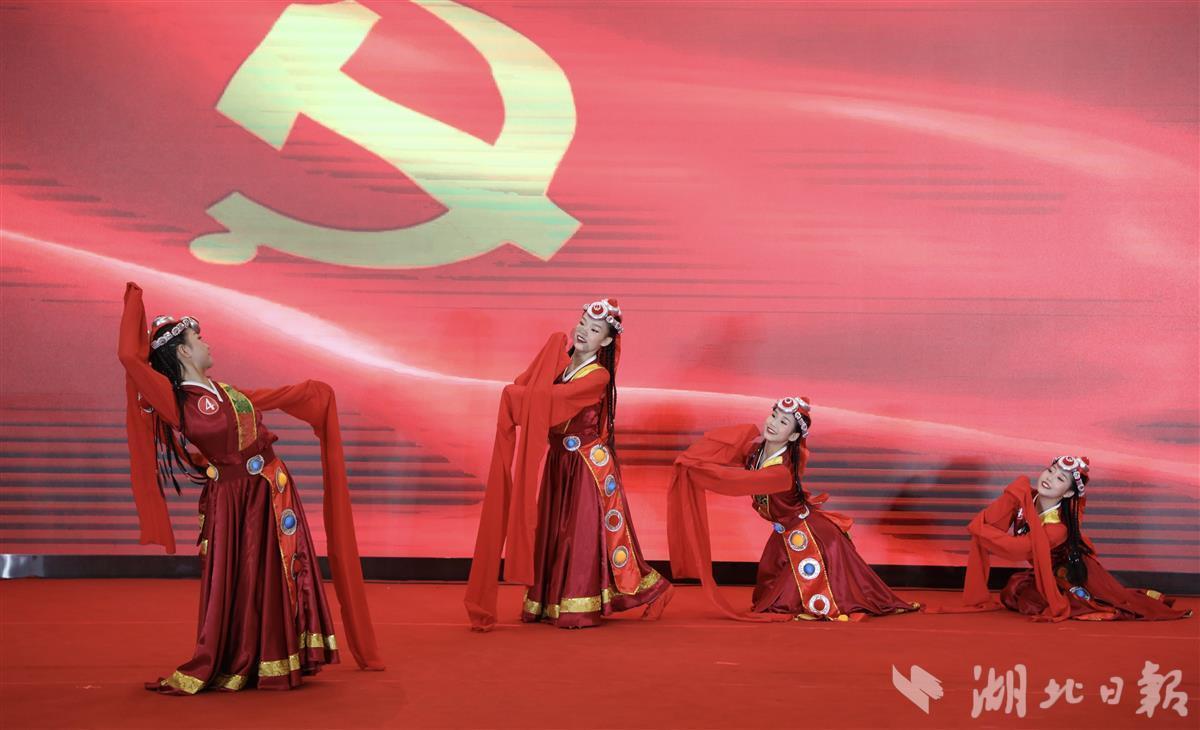 高学历的家长是否比低学历更能教育好孩子？游戏画面