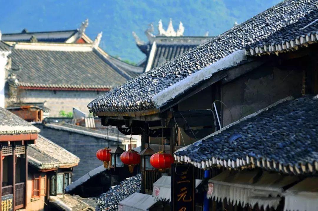 向上跳的香蕉